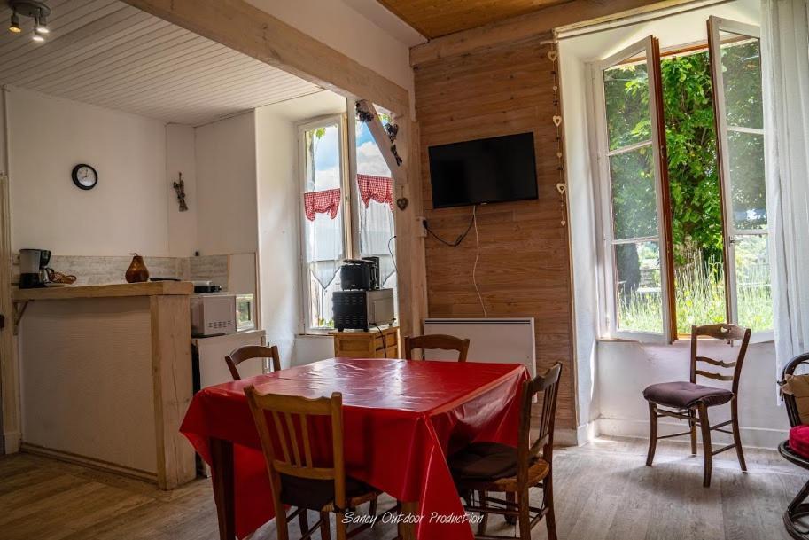 Les Tilleuls Besse-et-Saint-Anastaise Exteriör bild